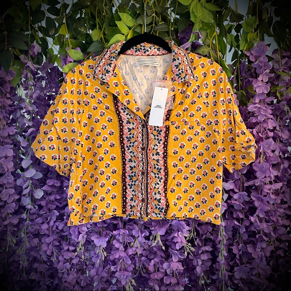 URBAN OUTFITTERS UO Noah Cropped Button-Down Shirt - Picture 1 of 5